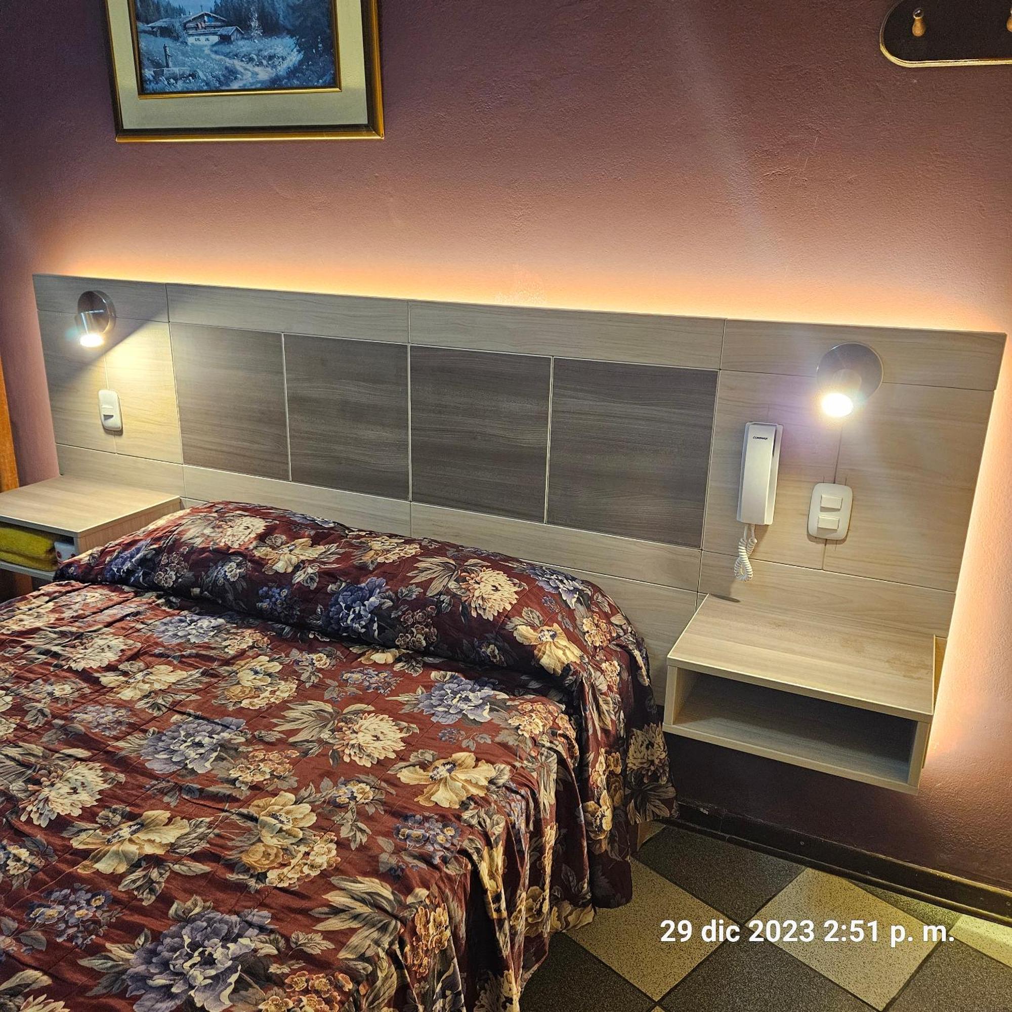 Hostal La Cascada リマ エクステリア 写真