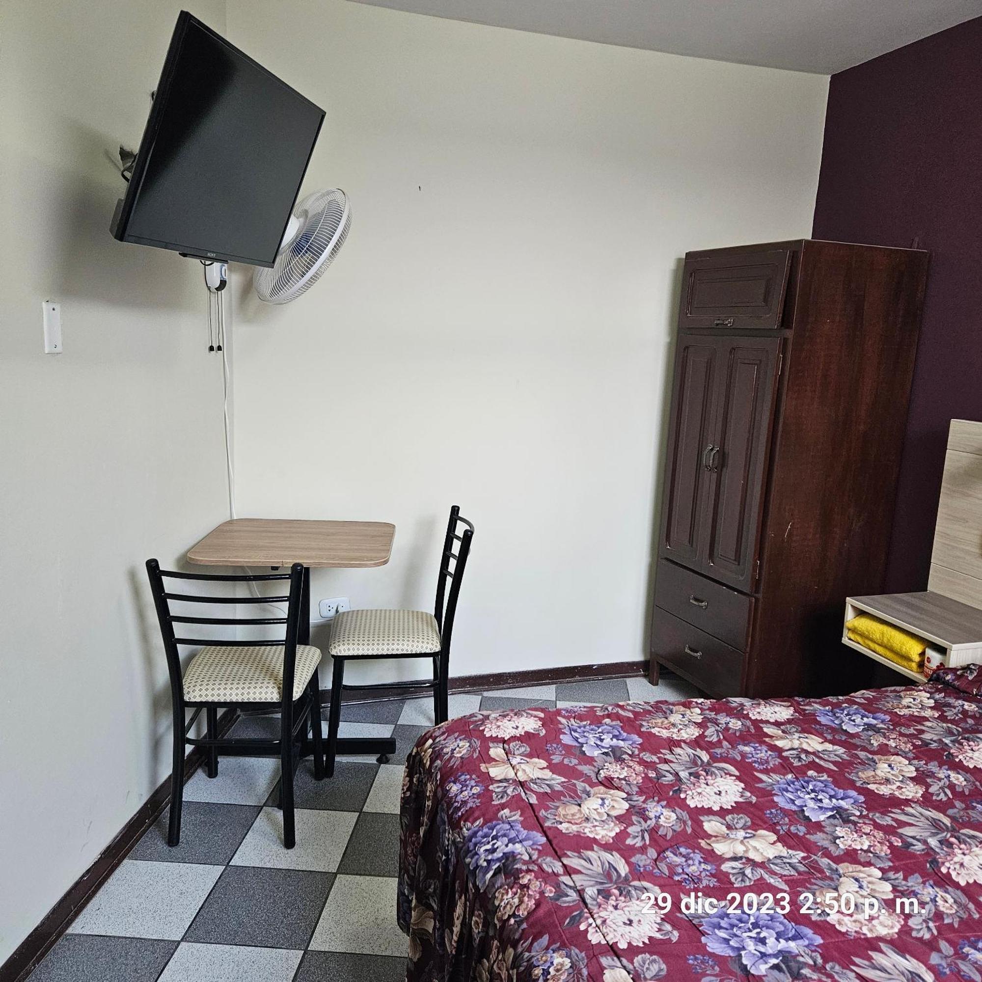 Hostal La Cascada リマ エクステリア 写真